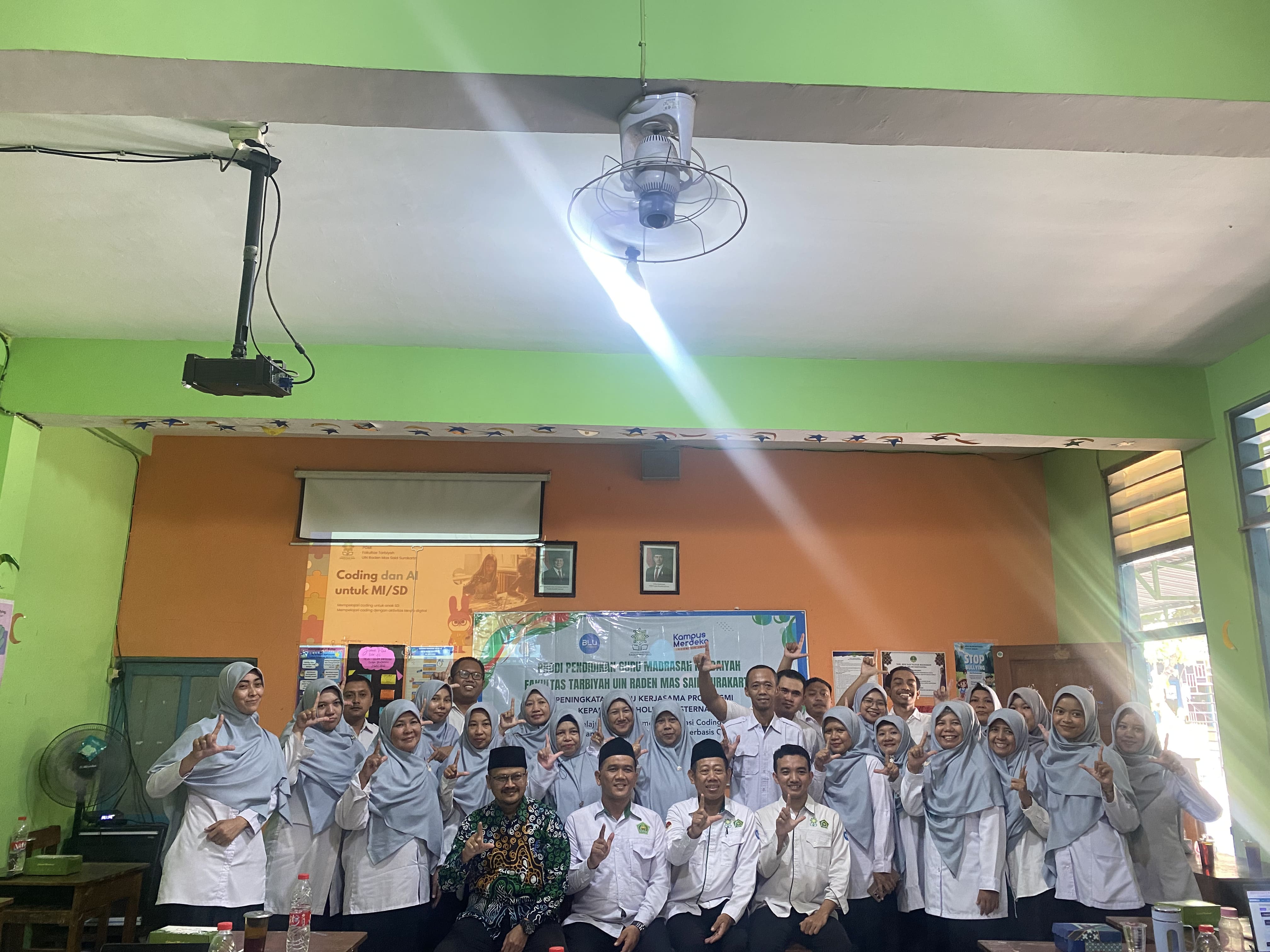 Tingkatkan Mutu Kerjasama Stakeholder, Prodi PGMI Pendampingan Evaluasi Tematik dan Coding dalam Implementasi Kurikulum Cinta dan Pembelajaran Mendalam